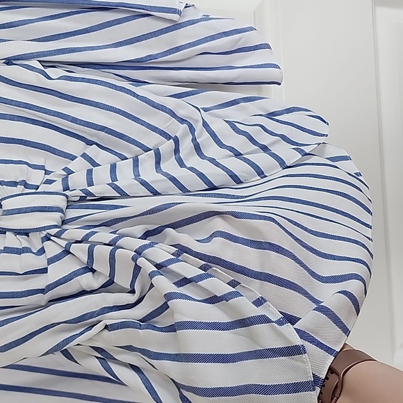 DREW Top with Bowtie Back NWT - Size MEDIUM - Picture 3 of 11